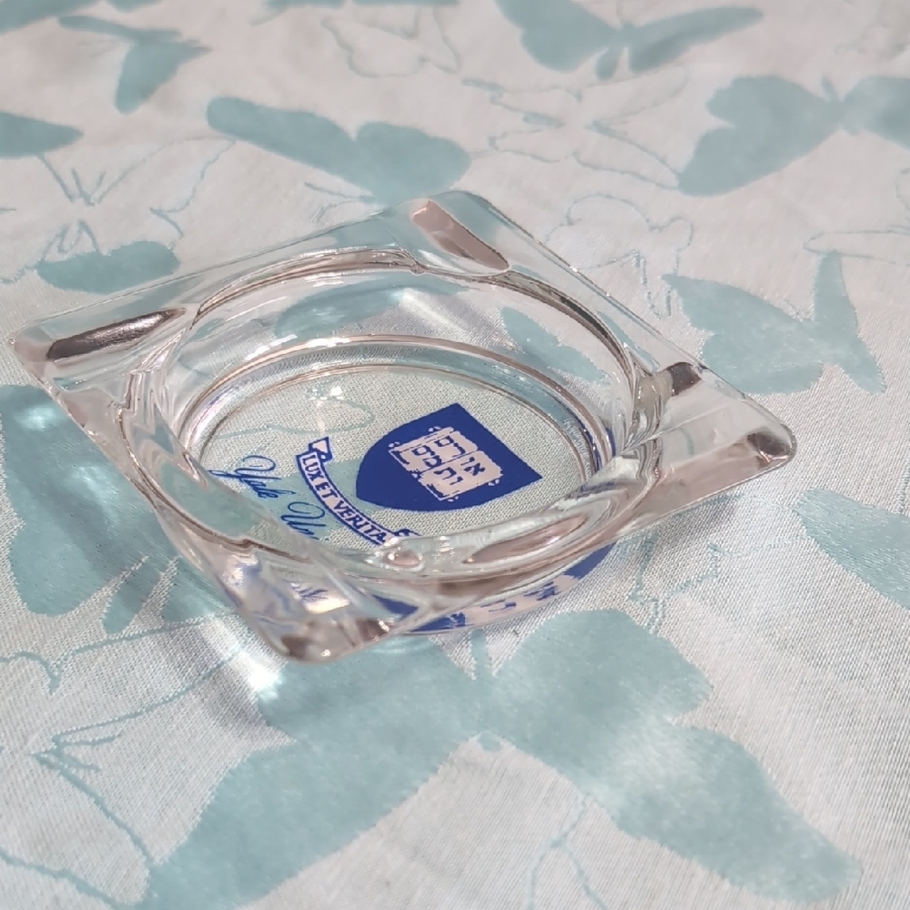 Yale University Glass Ashtray - Picture 2 of 3